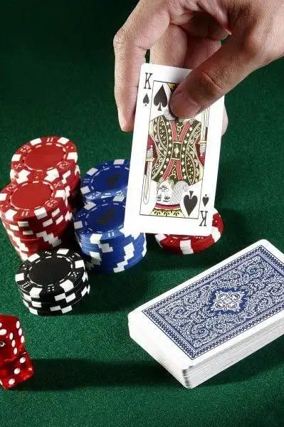 Filipino player using club php apk on a mobile phone to bet on sports